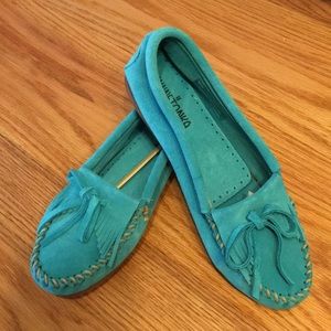 Minnetonka moccasin size 8 1/2 Turquoise